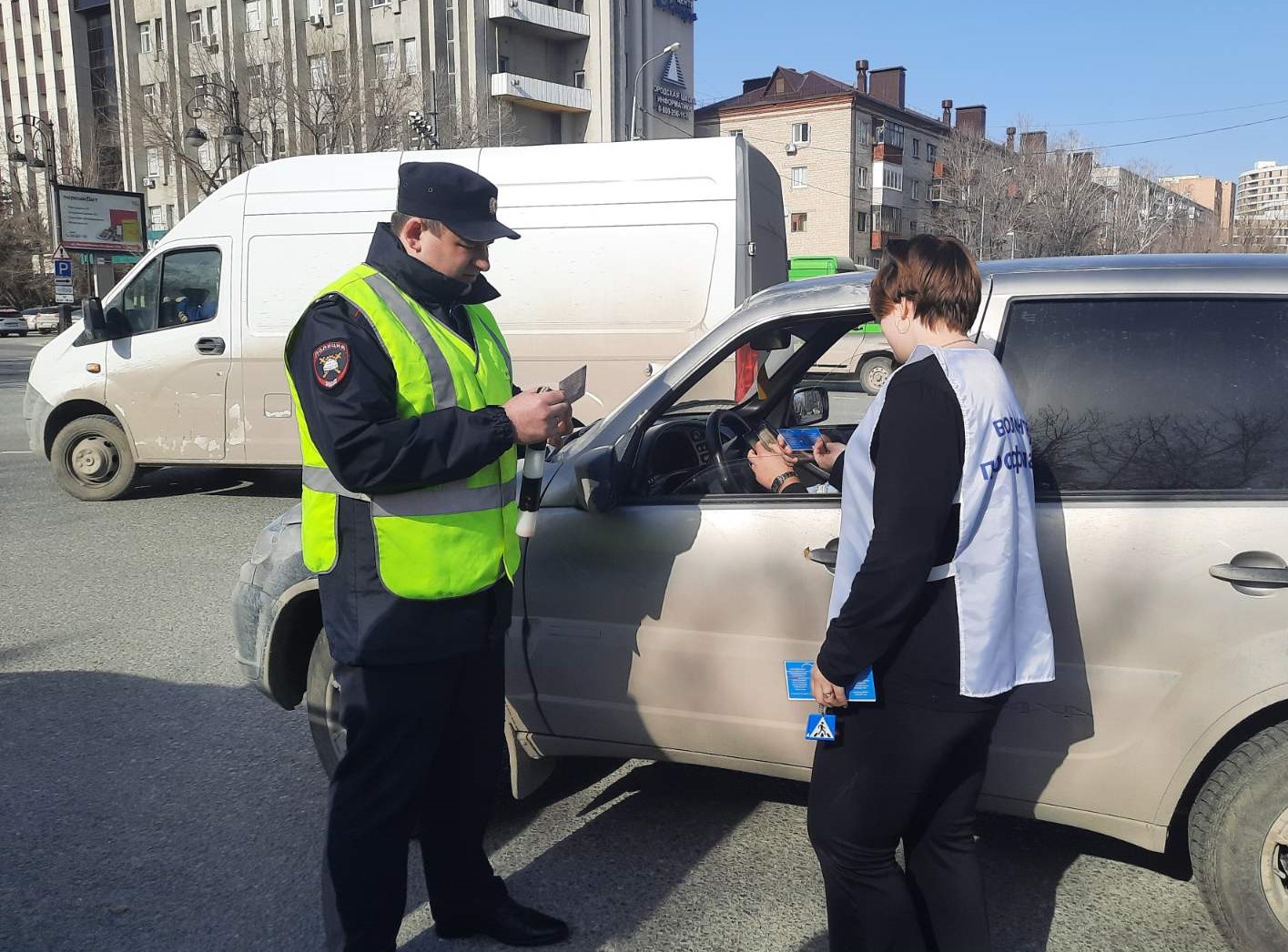 В центре Тюмени волонтëры профилактики провели акцию «Трезвый водитель»
