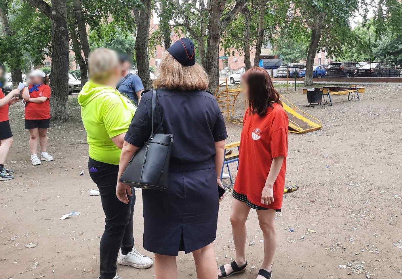 Волонтеры профилактики провели в Тюмени акцию «Трезвый двор».